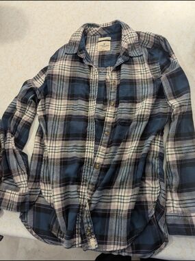 American Eagle Outfitters Navy and Light Blue Plaid Boyfriend Shirt